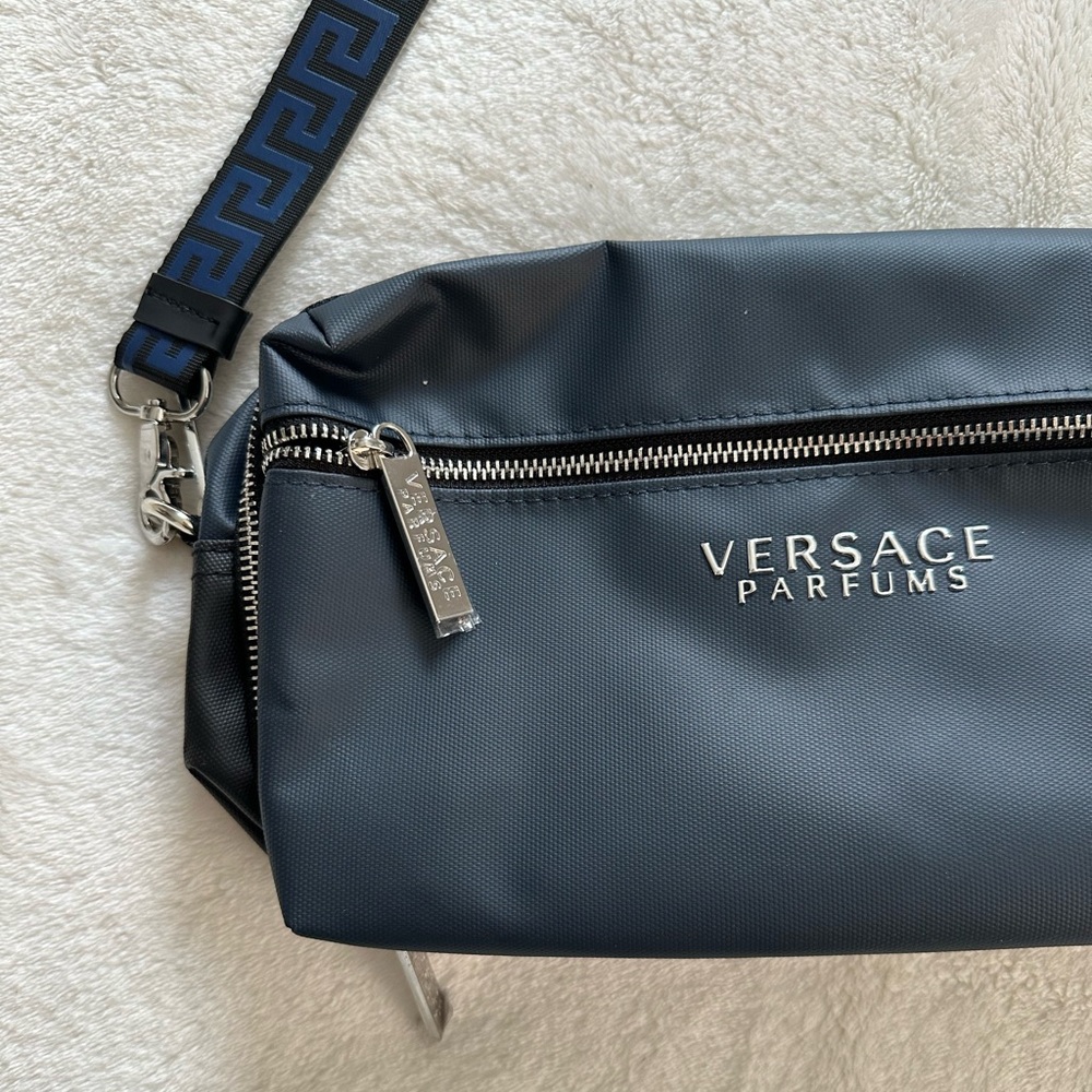 NWOT-Versace Parfums Dark Blue Dopp Kit Toiletry Bag
